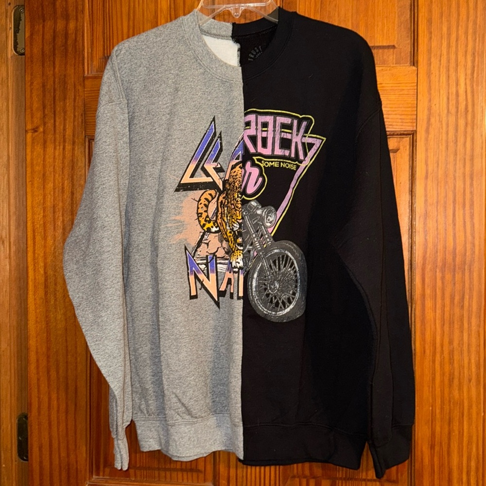 Men’s Trust the Universe Crewneck Split sweatshirt Medium women’s